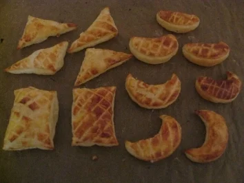 Fleurons vom Blätterteig herstellen - Rezept