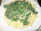 Frischer Spinat in einer Gorgonzola Sauce auf Nudeln - Rezept