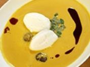 asiatische Kürbiscremsuppe mit Garnelenspieß - Rezept
