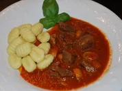 Mediterranes Rinder-Tomaten-Gulasch - Rezept