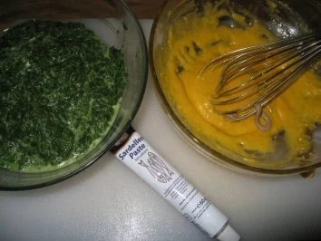 Lachsklösschen auf Rote Betesauce mit Spinatsouffle und Pariser Kartoffeln - Rezept