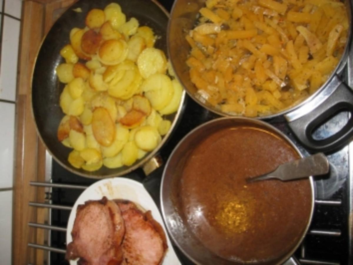 Kasslerkotelette an Pflaumensauce mit Steckrübengemüse & Bratkartoffel - Rezept