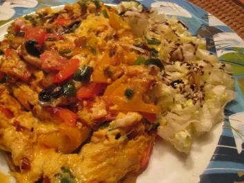 Rezept: Rührei arabisch zum Frühstück auf Bauernbrot Rührei arabisch zum Frühstück auf Bauernbrot - Rezept