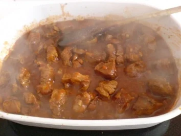 Rezept: Zigeunergulasch mit Gnocchi oder Nudeln Zigeunergulasch mit Gnocchi oder Nudeln - Rezept