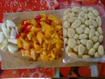 Rezept: Zigeunergulasch mit Gnocchi oder Nudeln Zigeunergulasch mit Gnocchi oder Nudeln - Rezept