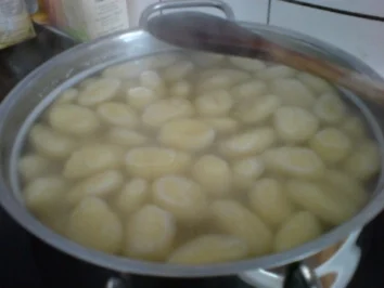 Rezept: Zigeunergulasch mit Gnocchi oder Nudeln Zigeunergulasch mit Gnocchi oder Nudeln - Rezept