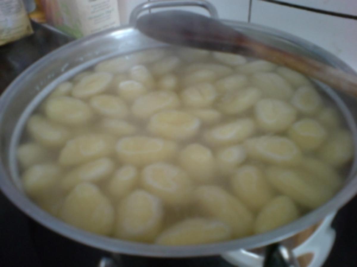 Zigeunergulasch mit Gnocchi oder Nudeln - Rezept - kochbar.de