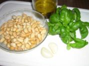 Erdnuss-Basilikum-Bärlauch-Pesto - Rezept
