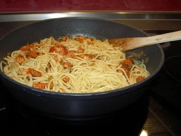Rezept: Spaghetti mit Thunfisch Spaghetti mit Thunfisch - Rezept