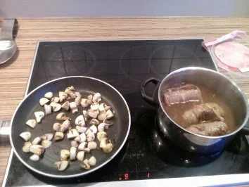 Rezept: "HAUPTGERICHT" Rinderrouladen mal anders Bild Nr. 4 "HAUPTGERICHT" Rinderrouladen mal anders - Rezept - Bild Nr. 4