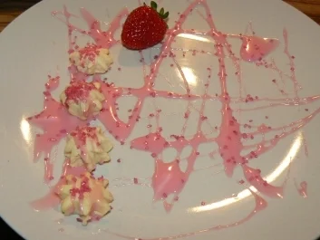 Erdbeere vermählt sich mit Käsekuchen oder - Rezept - Bild Nr. 3