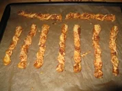 Blätterteigstangen mit Käse / Herstellung - Rezept