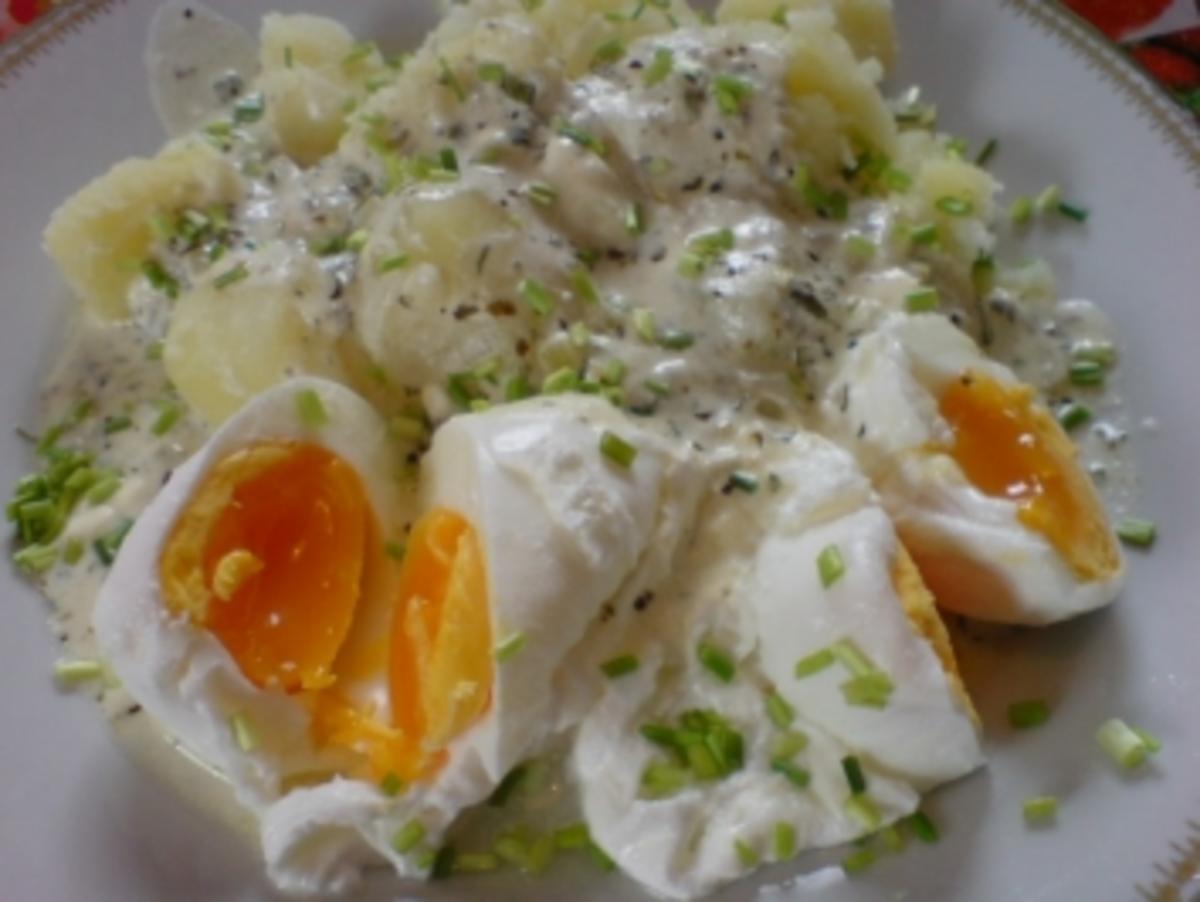 Pochierte Eier in Kräutersoße - Rezept