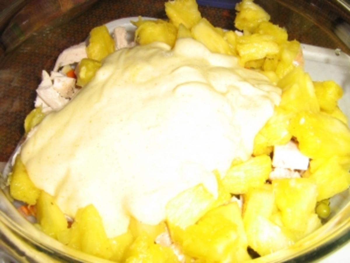 Geflügelsalat mit Ananas und Nüdelchen - Rezept - Bild Nr. 4