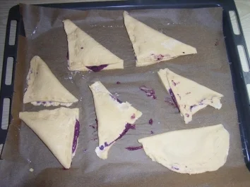 Rezept: Gefüllte Ecken "VIOLETTA" Bild Nr. 6 Gefüllte Ecken "VIOLETTA" - Rezept - Bild Nr. 6