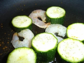 Rezept: Garnelen in Unterholz Garnelen in Unterholz - Rezept