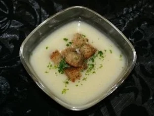Rezept: Pastinakencremesuppe mit Croutons Pastinakencremesuppe mit Croutons - Rezept
