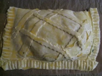 Rezept: Maispoulardenbrust auf Blattspinat im Blätterteigmantel , Calvadossauce & Apfelperlen Maispoulardenbrust auf Blattspinat im Blätterteigmantel , Calvadossauce & Apfelperlen - Rezept