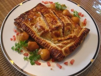 Rezept: Maispoulardenbrust auf Blattspinat im Blätterteigmantel , Calvadossauce & Apfelperlen Maispoulardenbrust auf Blattspinat im Blätterteigmantel , Calvadossauce & Apfelperlen - Rezept