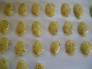 Rezept: Gemüsesuppe mit Käsenockerl Gemüsesuppe mit Käsenockerl - Rezept