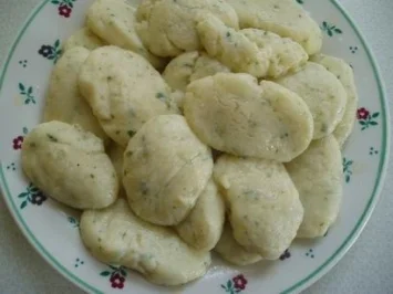 Rezept: Gemüsesuppe mit Käsenockerl Gemüsesuppe mit Käsenockerl - Rezept