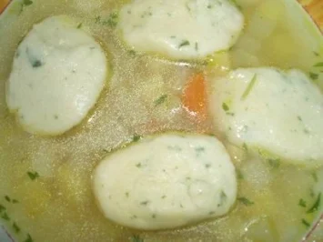 Rezept: Gemüsesuppe mit Käsenockerl Gemüsesuppe mit Käsenockerl - Rezept
