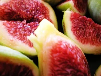 Rezept: DESSERT: Flambierte Feigen auf Vanilleeis DESSERT: Flambierte Feigen auf Vanilleeis - Rezept