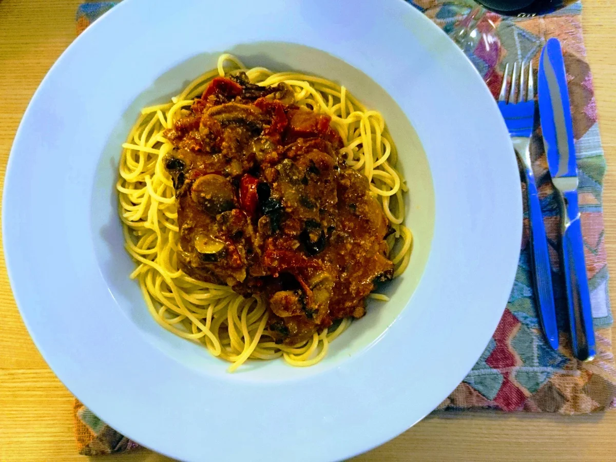 Pasta mit Gorgonzola-Tomaten-Gorgonzola-Ricotta Sauce spezial - Rezept - Bild Nr. 2