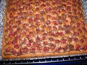 Rotweinkuchen mit Kirschen, Schokolade und Nüssen - Rezept