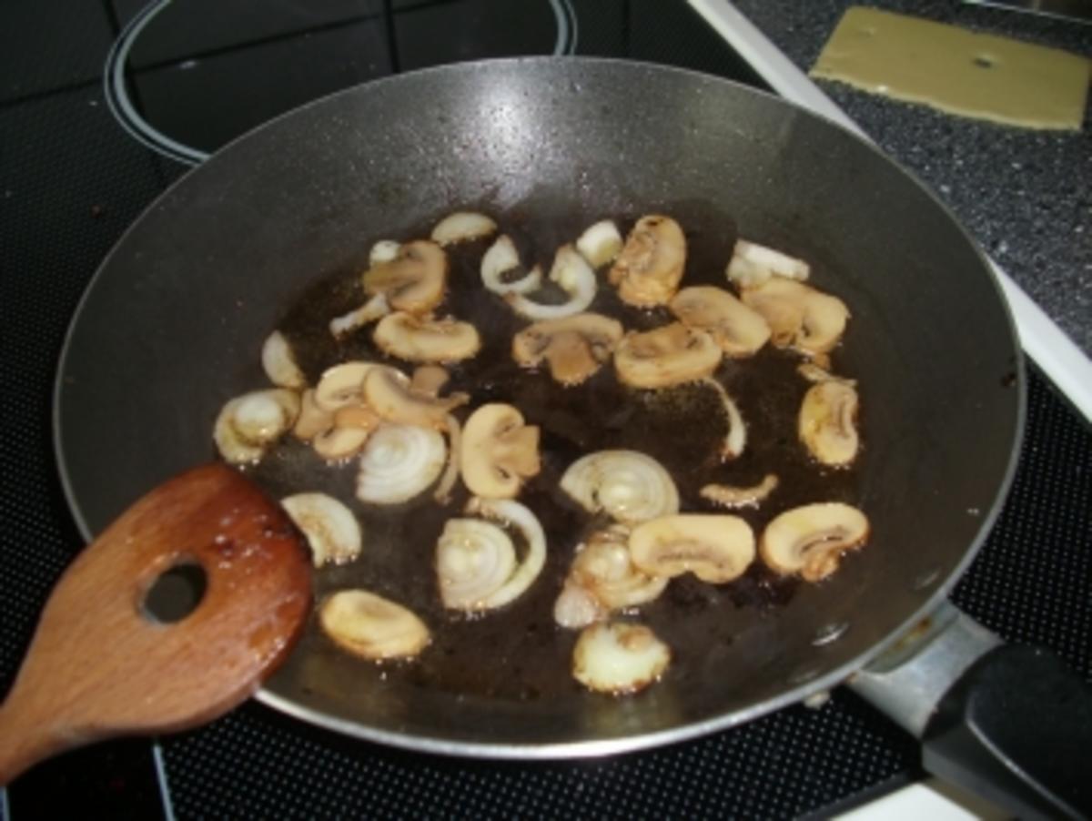 Rührei mit Champignons und Cherrytomaten - Rezept - Bild Nr. 2