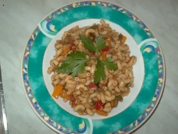 Rezept: Nudel-Paprika-Pfanne mit Tomaten Nudel-Paprika-Pfanne mit Tomaten - Rezept