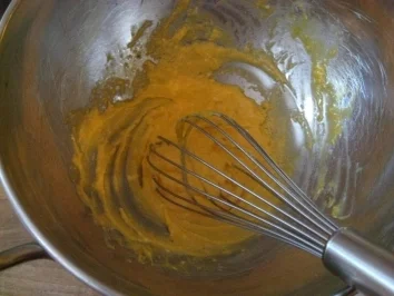 Schaumomelette von Ziegenfrischkäse mit Rosmarin & Akazienhonig - Rezept