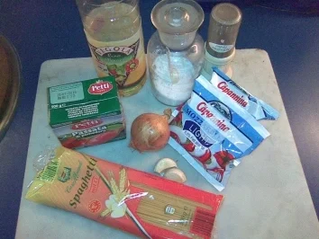 Rezept: Tomate-Mozzarella auf Spaghetti Tomate-Mozzarella auf Spaghetti - Rezept