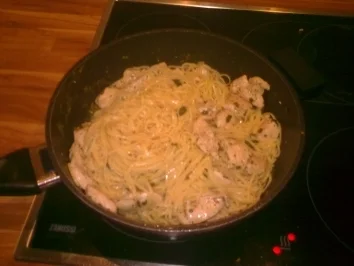 Rezept: Schnell gebratenes Huhn mit Nudeln Bild Nr. 6 Schnell gebratenes Huhn mit Nudeln - Rezept - Bild Nr. 6