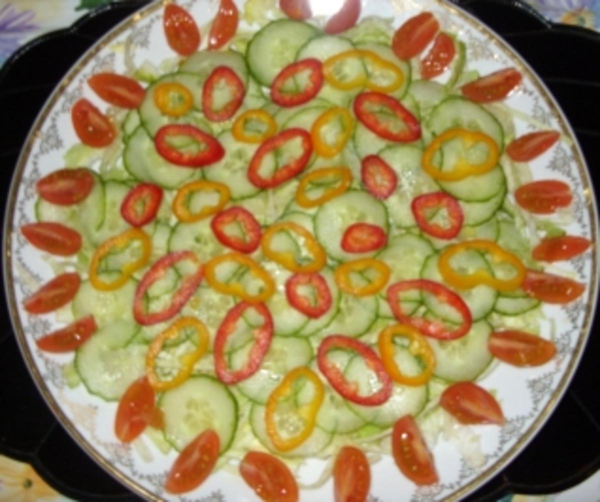 Bunter Salat mit Regensburger - Rezept - Bild Nr. 2