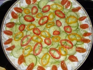 Rezept: Bunter Salat mit Regensburger Bild Nr. 2 Bunter Salat mit Regensburger - Rezept - Bild Nr. 2