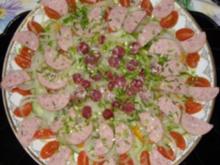 Bunter Salat mit Regensburger - Rezept