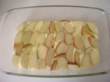 Rezept: AUFLAUF: APFEL-QUARK-AUFLAUF MIT MARZIPANGUSS Bild Nr. 3 AUFLAUF: APFEL-QUARK-AUFLAUF MIT MARZIPANGUSS - Rezept - Bild Nr. 3