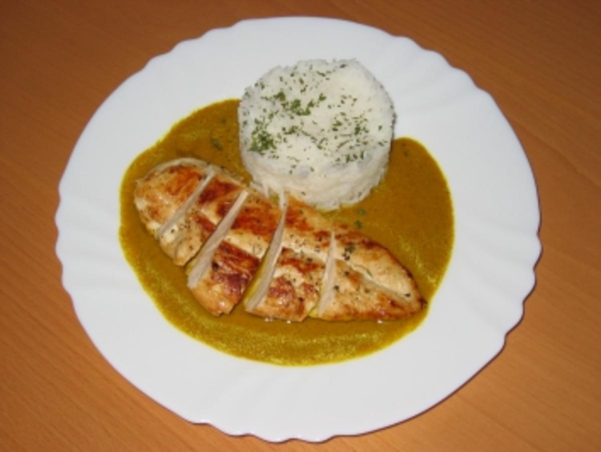 Bilder für Hähnchenbrustfilet mit Currysauce und Basmatireis - Rezept