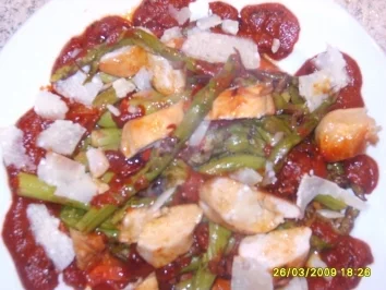 Hähnchenbrust mit Tomaten-Spargel-Ragout - Rezept