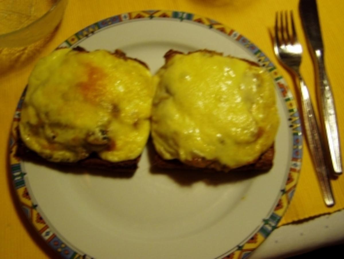 Schweinesteaktoast mit Pilzdecke - Rezept