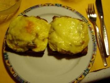 Rezept: Schweinesteaktoast mit Pilzdecke Schweinesteaktoast mit Pilzdecke - Rezept