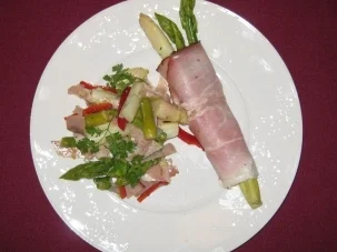 Rezept: Spargelsalat mit Rosmarinschinken Spargelsalat mit Rosmarinschinken - Rezept