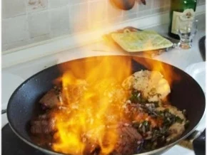 Rezept: Pfeffersteak flambiert Bild Nr. 2 Pfeffersteak flambiert - Rezept - Bild Nr. 2