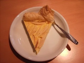 Kikis Apfelkuchen mit Puddingguss auf Blätterteig "light" - Rezept - Bild Nr. 5