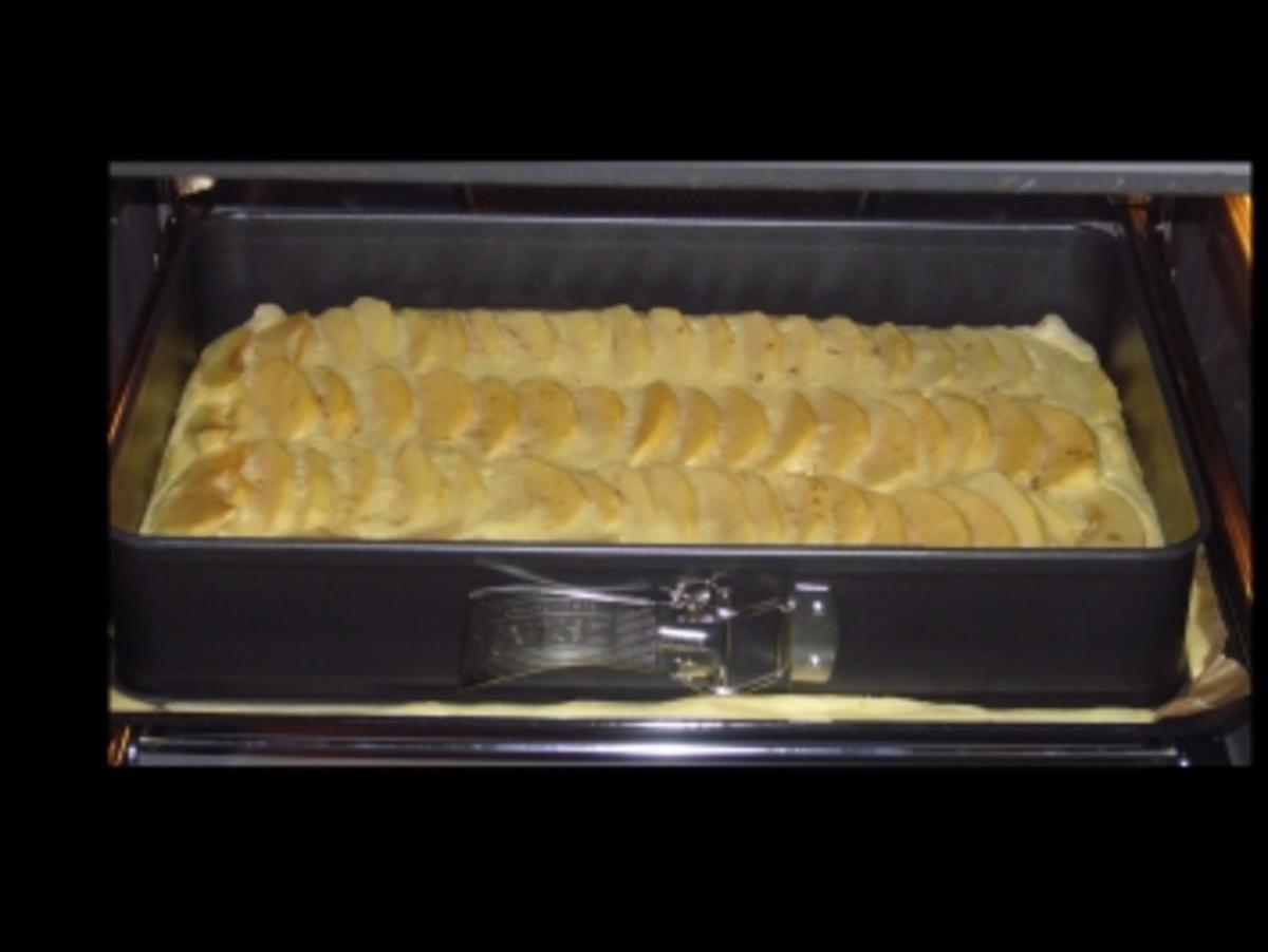Kikis Apfelkuchen mit Puddingguss auf Blätterteig "light" - Rezept - Bild Nr. 3