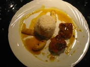 Schweinefiletmédaillons mit Honig an Currysauce - Rezept