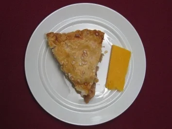 Apfeltorte mit Cheddarkäse - Rezept