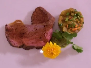 Thai Roast vom Rind an warmem Auberginensalat und Korianderchutney - Rezept