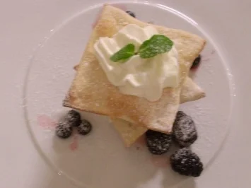 Mascarponecreme mit Grappabeeren an frischer Vanille im Strudelblatt - Rezept